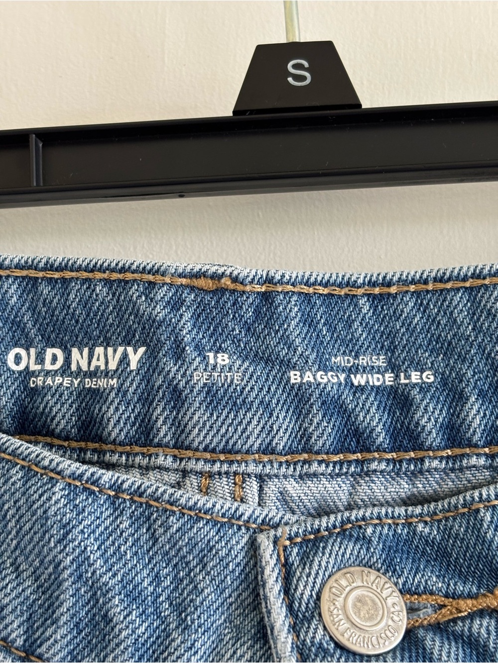 Old Navy mid rise baggy wide leg jeans - Picture 4 of 4